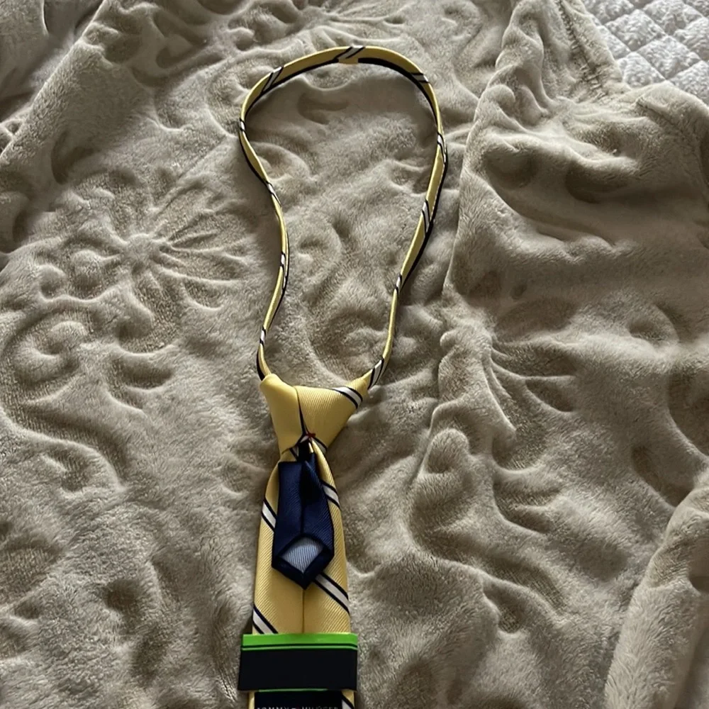 Tommy Hilfiger Boys adjustable tie NWT